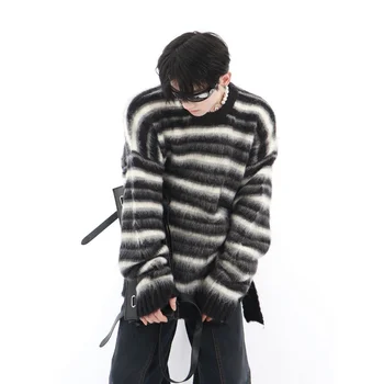 2023 Новый осенний простой Ленивый Свободный вязаный дизайн, черно-белый полосатый Мохеровый свитер с круглым вырезом для мужчин, зимний модный тренд