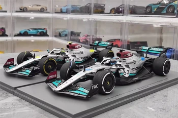Модель автомобиля Spark 1:18 F1 2022 Petronas F1 W13 E Performance с акриловым покрытием