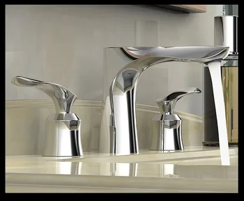 Хромированная твердая латунь смеситель для раковины в ванной комнате Художественный дизайн Двойная ручка смеситель с тремя отверстиями кран
